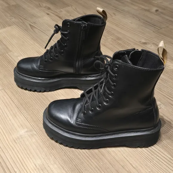Dr. Marten V Jadon II Mono Platform Black Vegan Tie And Zip Boots Sz 7 US/38 EU