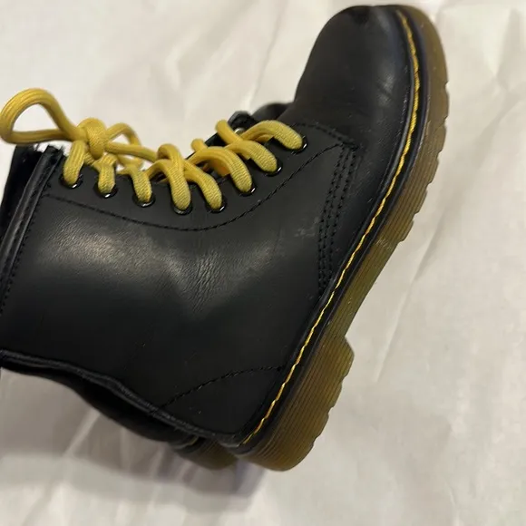 Dr Martens 1460 SERENA J KIDS BLACK COLOR YELLOW LACE WITH SIDE ZIPPER BOOTS
