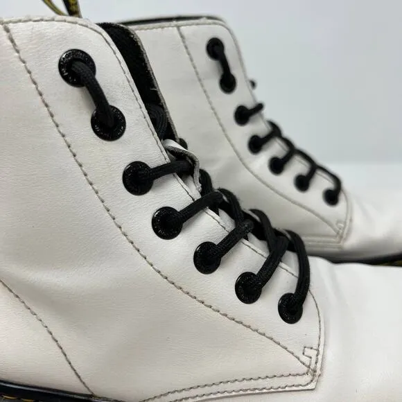 Dr Martens Boots Women's Size 8 Luana Airwalk AW004 Preppy Normcore 7 Eyelet