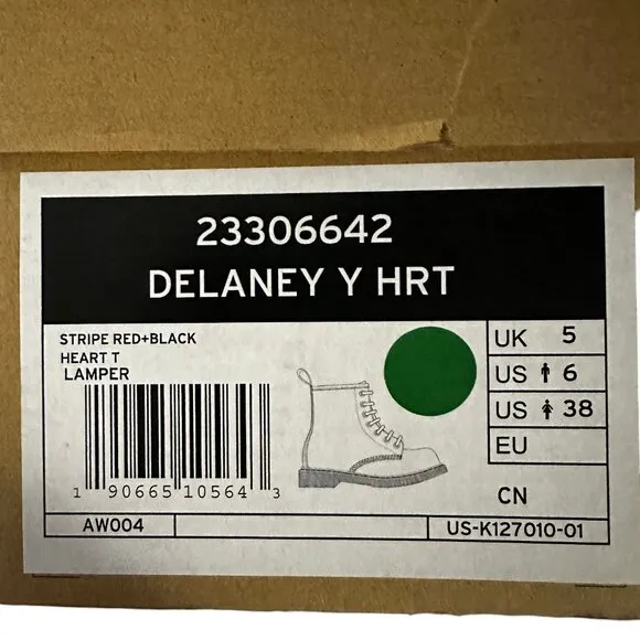 Dr Martens Delaney Heart Boots (6 Youth)