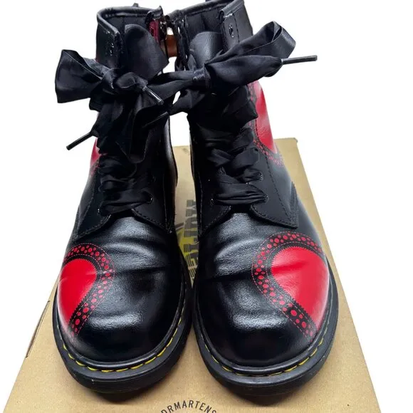 Dr Martens Delaney Heart Boots (6 Youth)