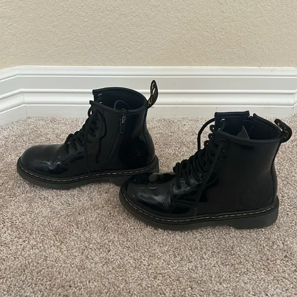 Dr. Martens JUNIOR 1460 PATENT LEATHER LACE UP BOOTS - Black
