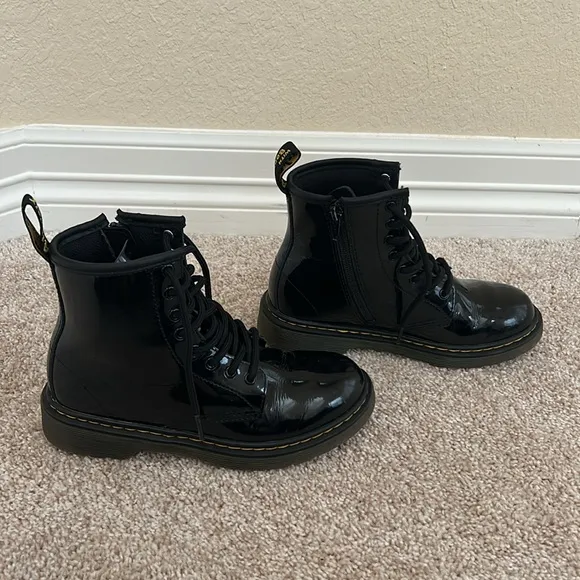 Dr. Martens JUNIOR 1460 PATENT LEATHER LACE UP BOOTS - Black