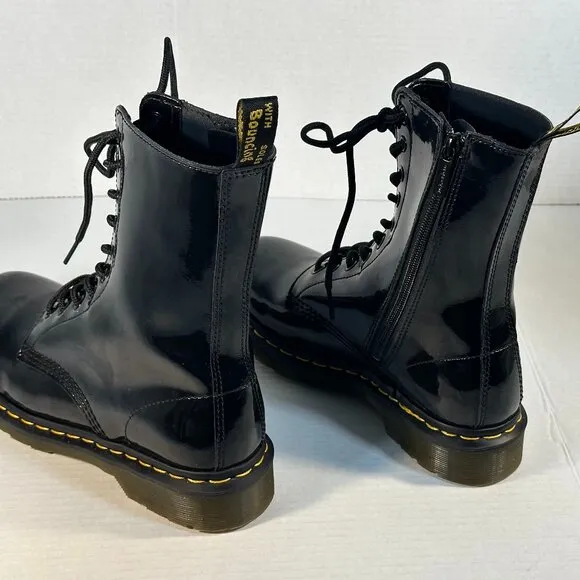 DR MARTENS LADIES SIZE 9 BOOTS
