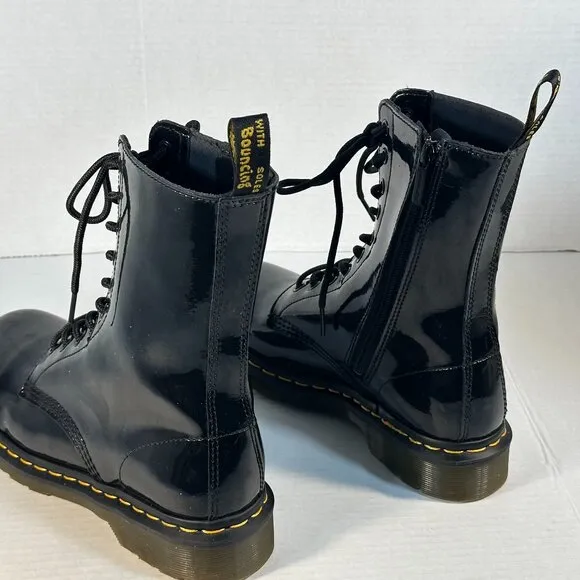 DR MARTENS LADIES SIZE 9 BOOTS