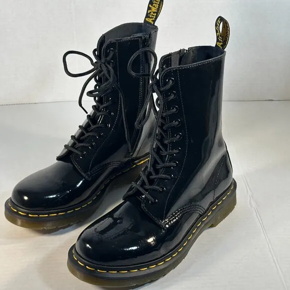 DR MARTENS LADIES SIZE 9 BOOTS