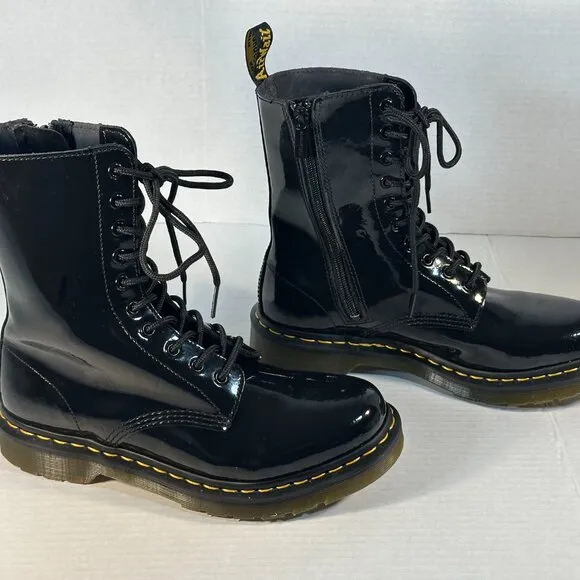 DR MARTENS LADIES SIZE 9 BOOTS