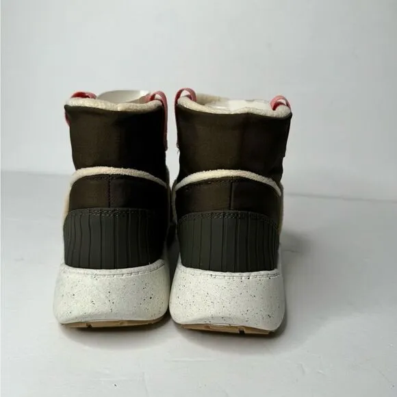 Dr. Scholl’s pull on ankle boots size 6.5 in olive
