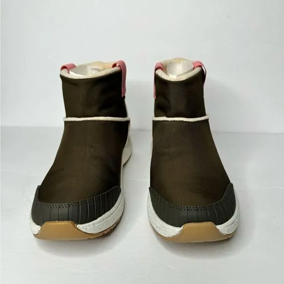 Dr. Scholl’s pull on ankle boots size 6.5 in olive