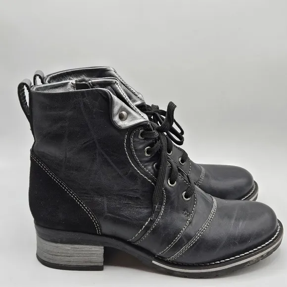 Dromedaris Leather Short Padded Lace-Up Boots Kara Black and Silver 40 / 9.5/10