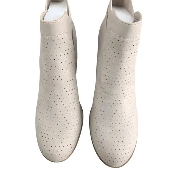 DV By Dolce Vita Gerdy Bootie Beige Size 10 Perforated Wedge Heel Ankle Boots