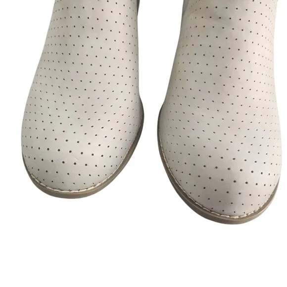 DV By Dolce Vita Gerdy Bootie Beige Size 10 Perforated Wedge Heel Ankle Boots