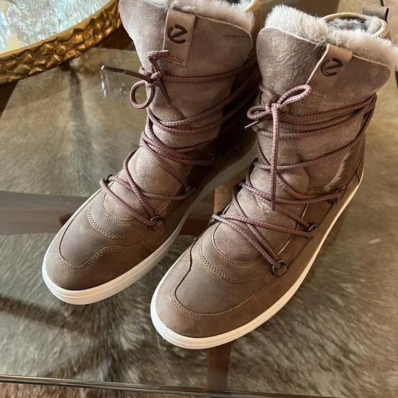 Ecco shearling boots size EUR 41 US 10