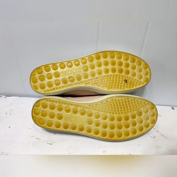 Ecco Soft 7 Woven Leather Slip On Shoes Two Pair Lot Black Pink Size 8 Or 39