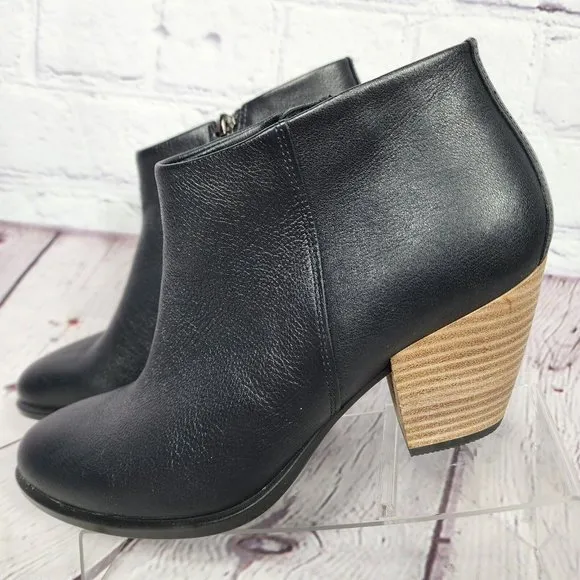 Ecco Women's Shape 55 Wester Ankle Hydromax Boots Size 10 Black Leather Booties