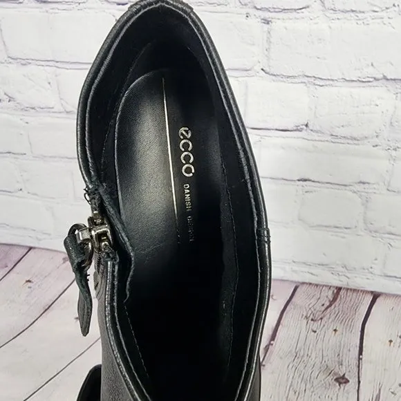 Ecco Women's Shape 55 Wester Ankle Hydromax Boots Size 10 Black Leather Booties