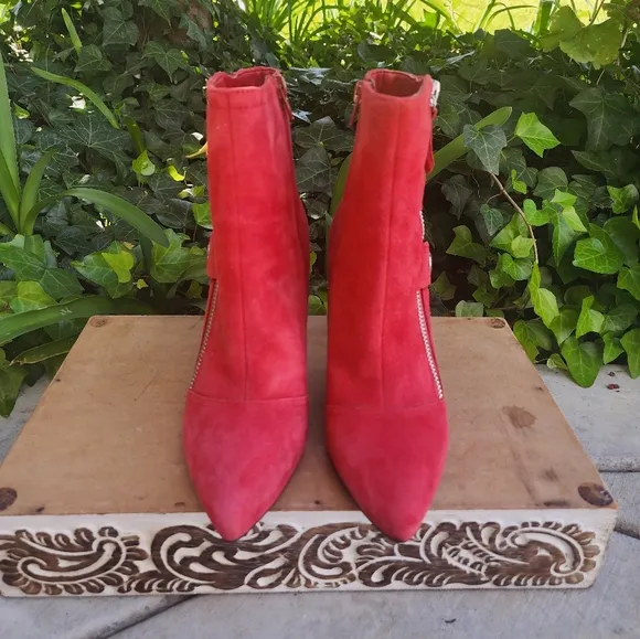 Edgy Nine West Red Suede Ankle Boots