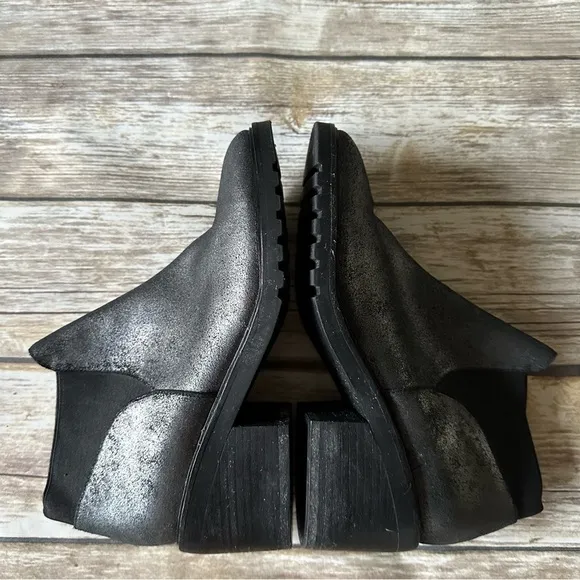 Eileen Fisher Ankle Boots Metallic Finish Leather Sz 8.5