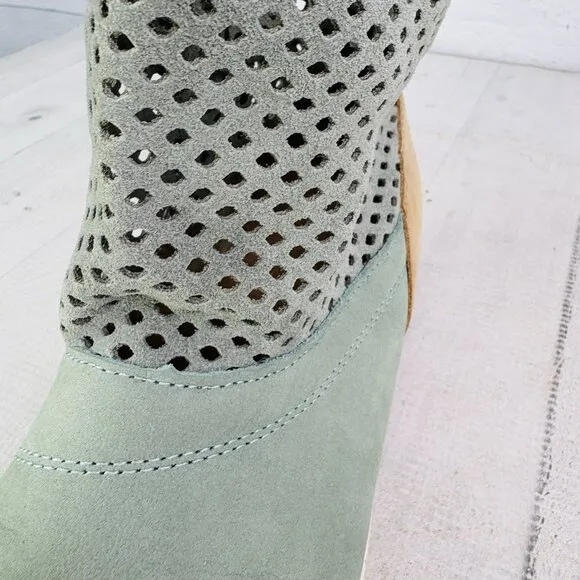 EMU Australia NUMERALLA Soft Green Leather Short Slip On Fashion Boots Size 8 M