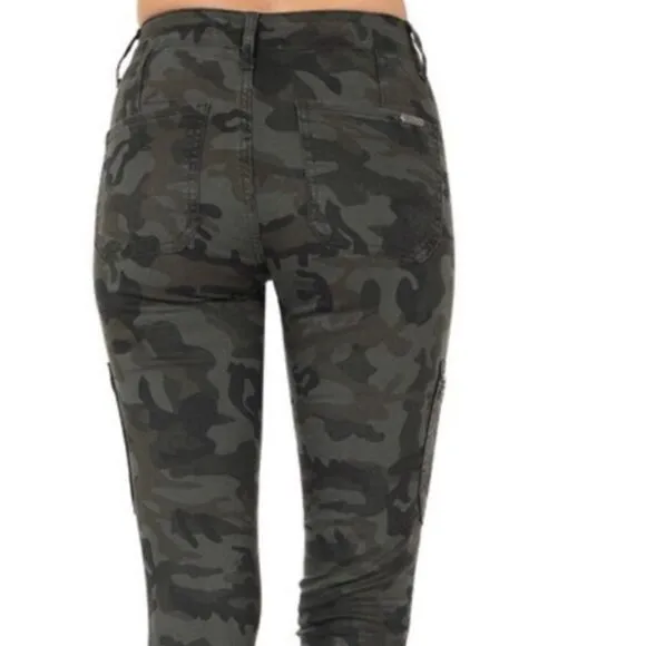 Estilo Camo Print Kancan Skinny Jeans