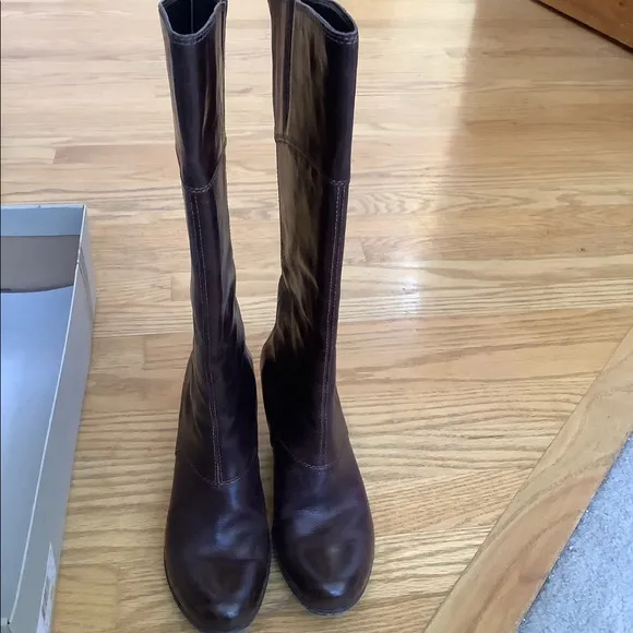 EUC B.O.C. by Born Spanya Leather Boots