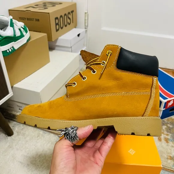 EUC Junior’s Size 6 (Euro Sz 39) Timberland Classic 6” Lace-up Boots In Wheat