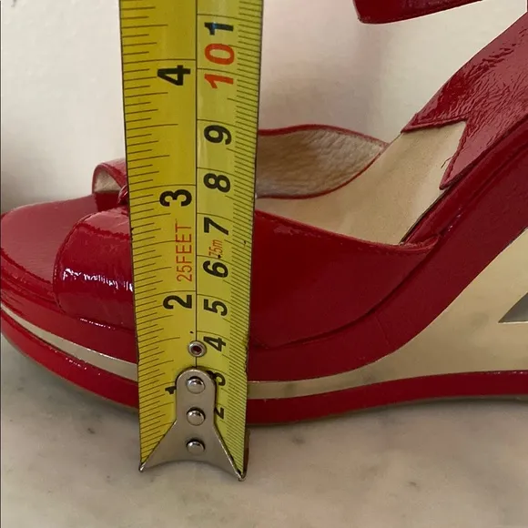 EUC MICHAEL KORS Red Patent Leather &amp; Gold Wedge stylish Platform Sandals Sz 8M