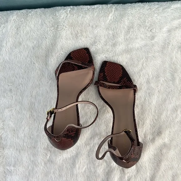 EUC STUART WEITZMAN Amelina Snake Print Leather Sandal Women Size 8 Stiletto