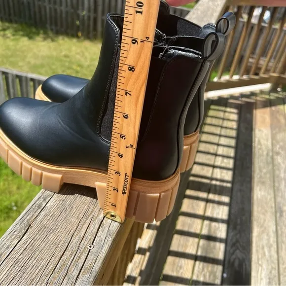 EUC Sugar Womens Black Faux Leather Chelsea Boots Shoes 10M🔥