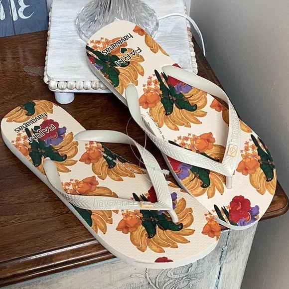 FARM Rio ❤️ Havaianas Yellow and Green flip flops 🌴NEW🌴 women’s size 13