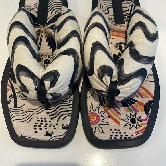 Farm Rio Stripes Puffy Flip Flop Sandals—Comfy &amp; Beautiful!  New Without Box—7