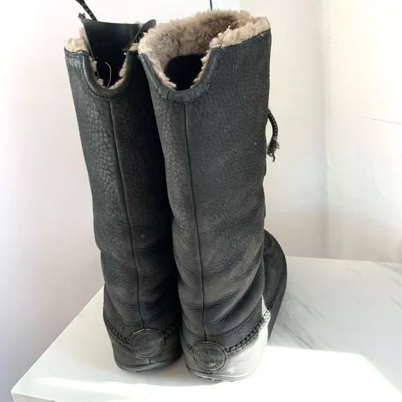 FITFLOP genuine shearing fully lined moon boots lace up boots black sz 8 womens