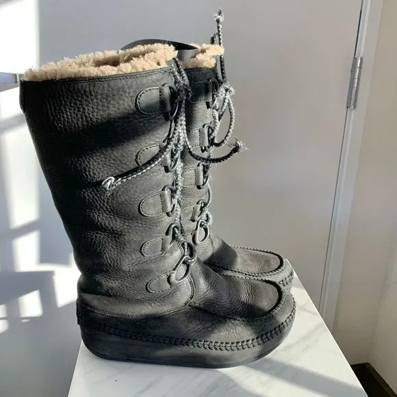 FITFLOP genuine shearing fully lined moon boots lace up boots black sz 8 womens