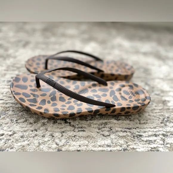 FITFLOP IQUSHION Size 8 Brown Black Leopard Ergonomic Flip Flop Sandals
