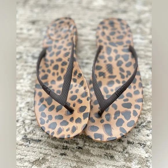FITFLOP IQUSHION Size 8 Brown Black Leopard Ergonomic Flip Flop Sandals
