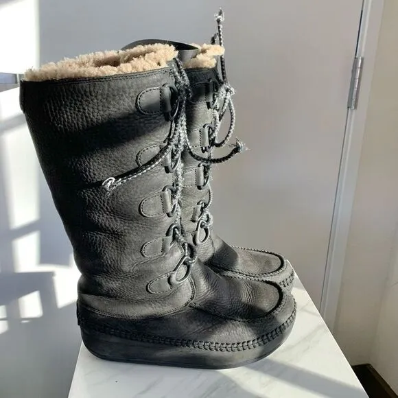 FITFLOP genuine shearing fully lined moon boots lace up boots black sz 8 womens