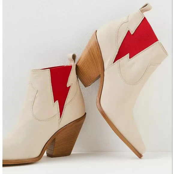 FP Collection Flash Chelsea Western Boot in Bone - 38.5