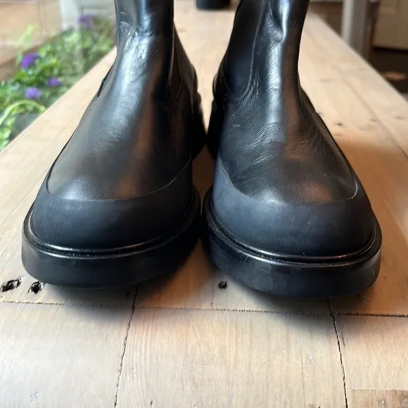 Frame Denim Women’s Le Holland Leather &amp; Rubber Chelsea Boot in Black size 9.5