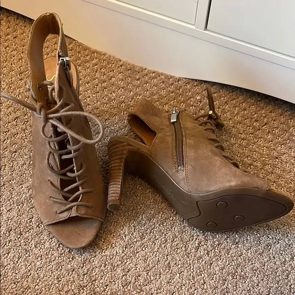 Franco Sarto Stylish Brown Lace-Up Heeled Sandals sz 4 never worn