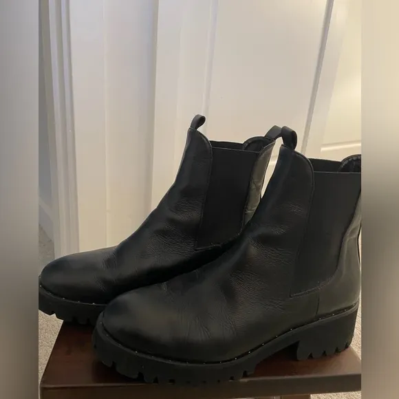 Freda Salvador Brooke Boots - size 8.5