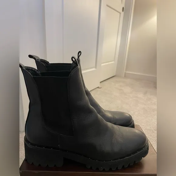 Freda Salvador Brooke Boots - size 8.5