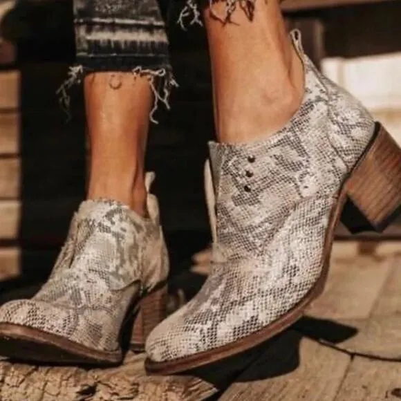 FREE BIRD Women’s SADIE BOOTIES/Boots IN WHITE PYTHON | PRELOVED!!