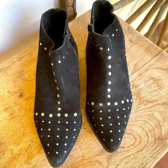 FREE PEOPLE Black Suede Studded Ankle Boots Sz 7M