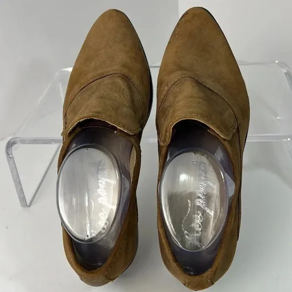 Free People Brady Pointed Toe Slip-On Loafer Size 38.5 - US 8.5 Leather Shooties