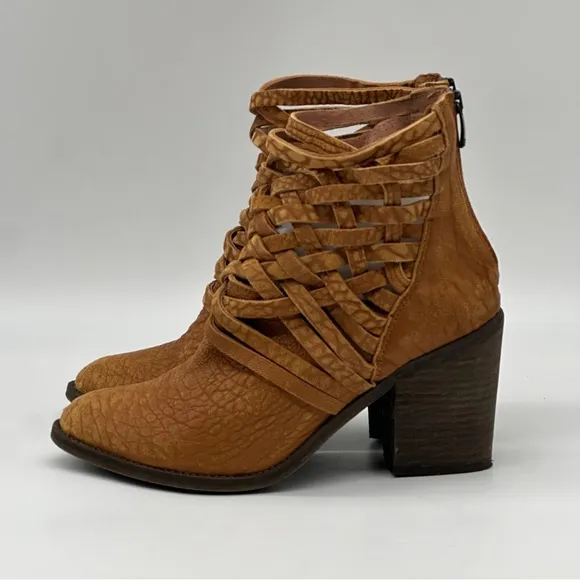 Free People Carrera Woven Tan Ankle Boots. Size 10