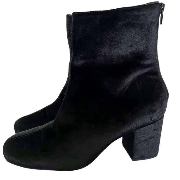 Free People Cecile Black Velvet Ankle Boots Size 11