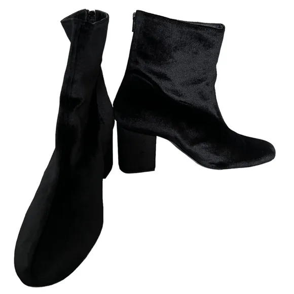 Free People Cecile Black Velvet Ankle Boots Size 11