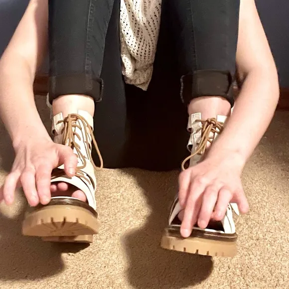 FREE PEOPLE SHANDY STYLE MANDI LACE UPS •NEW•