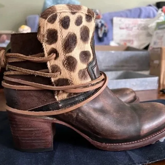 FREEBIRD &quot;Casey&quot; Ankle Boots