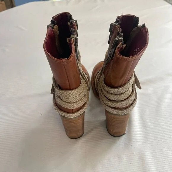 Freebird by Steven Balboa Ankle Boots Womens Size 8 Zipper Tan Leather Snake